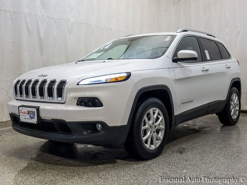 Used 2016 Jeep Cherokee Latitude w/ Comfort/Convenience Group image 1
