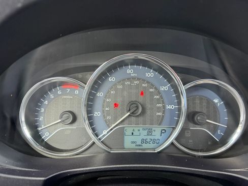Used 2015 Toyota Corolla LE FWD image 13