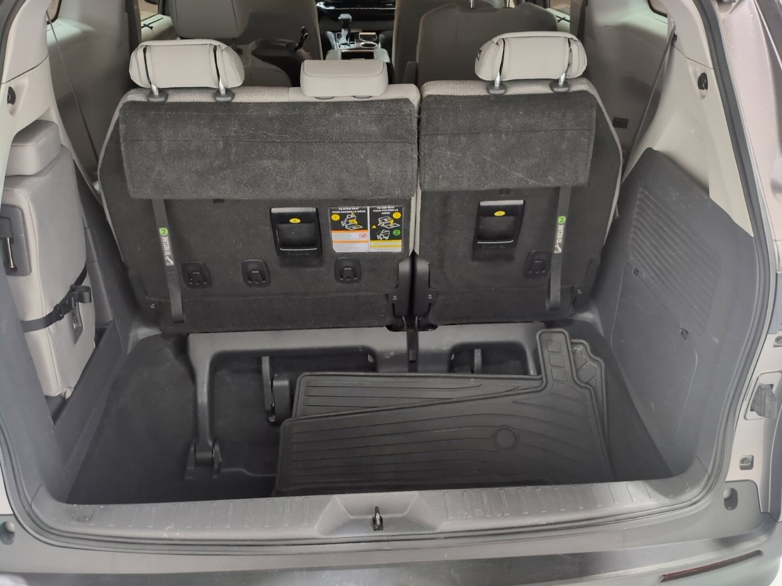 Used 2022 Toyota Sienna LE FWD image 12