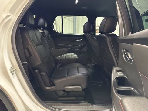Used 2023 Chevrolet Traverse RS FWD image 23