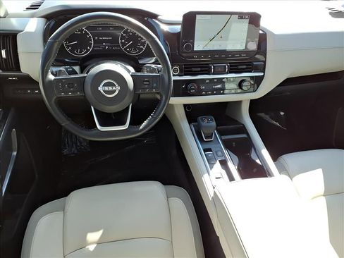 Used 2023 Nissan Pathfinder SL image 13