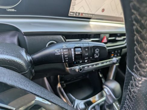 Certified 2025 Kia Seltos SX w/ SX Sunroof Package AWD/4WD image 36