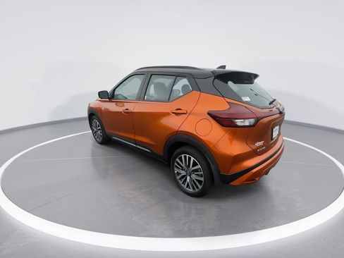 Used 2023 Nissan Kicks SR w/ SR Premium Package FWD image 6