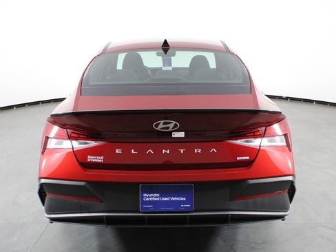 Certified 2025 Hyundai Elantra SEL image 11