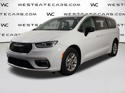 Used 2024 Chrysler Pacifica Touring-L