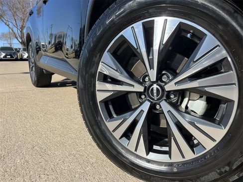 Certified 2023 Nissan Rogue SV image 8