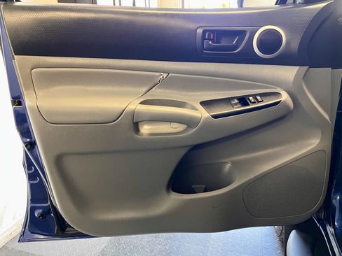 Used 2015 Toyota Tacoma PreRunner w/ SR5 Package image 14