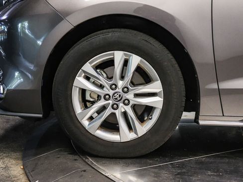 Used 2024 Toyota Sienna XLE w/ XLE Plus Package AWD/4WD image 6
