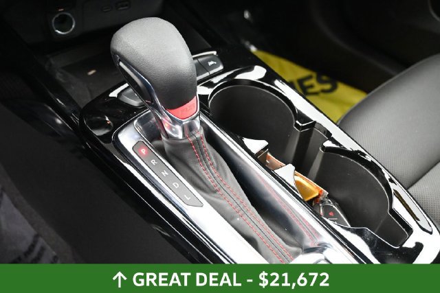 Used 2024 Chevrolet Trax RS w/ Sunroof Package FWD image 24