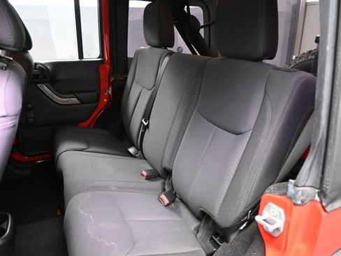 Used 2015 Jeep Wrangler Unlimited Sport image 12