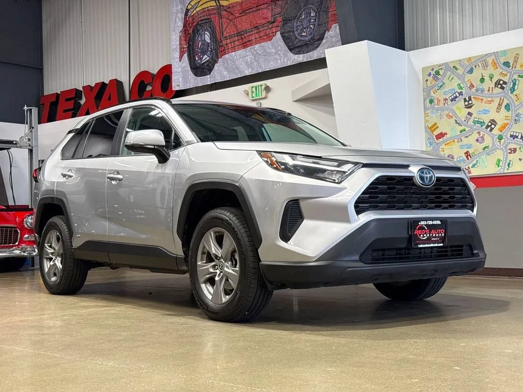 Used 2022 Toyota RAV4 XLE w/ Convenience Package AWD/4WD image 39