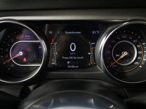 Used 2019 Jeep Wrangler Unlimited Sahara AWD/4WD image 25