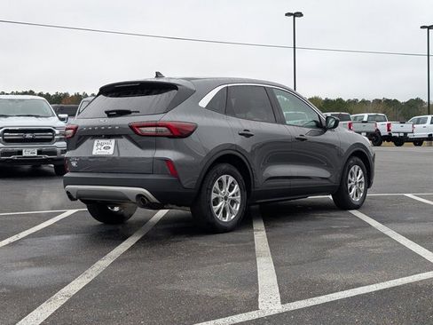 Certified 2023 Ford Escape Active w/ Cold Weather Package image 5