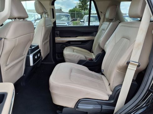 Used 2024 Ford Expedition Limited AWD/4WD image 17
