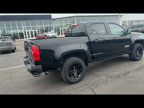 Certified 2022 Chevrolet Colorado Z71 w/ Z71 Midnight Edition image 8