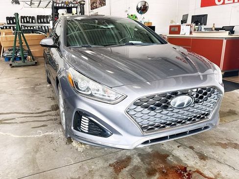 Used 2018 Hyundai Sonata Sport w/ Tech Package 05 FWD image 3