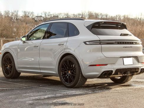 Used 2025 Porsche Cayenne GTS image 6