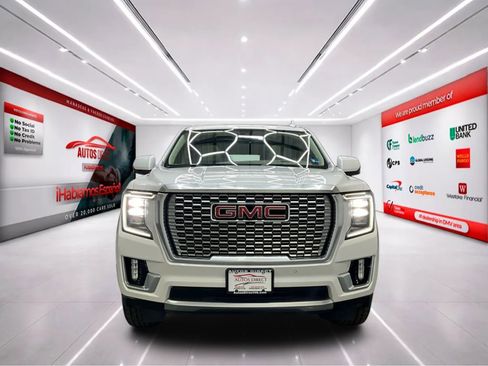 Used 2022 GMC Yukon XL Denali image 3