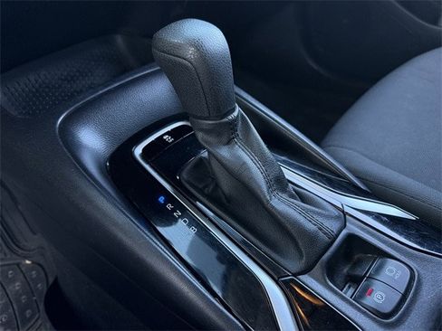Used 2021 Toyota Corolla LE image 18
