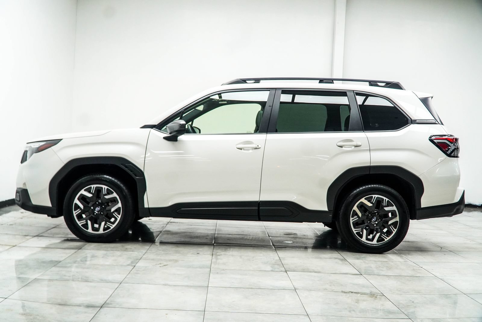 Used 2025 Subaru Forester Premium AWD/4WD image 11