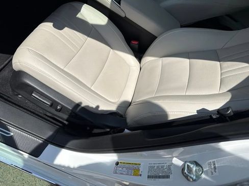 Used 2021 Honda Accord Touring image 12