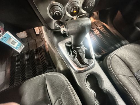 Used 2008 HUMMER H3 image 15