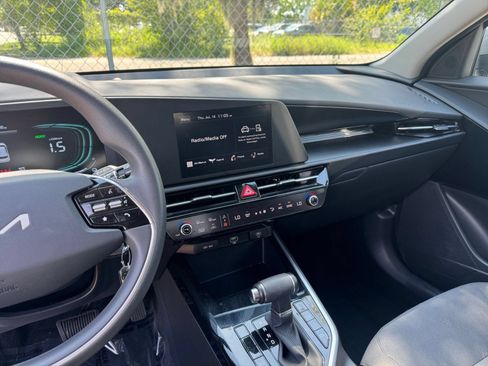 Used 2026 Kia Niro LX FWD image 17