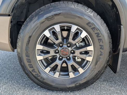 Used 2024 Nissan Titan PRO-4X w/ Pro-4x Convenience Package AWD/4WD image 13