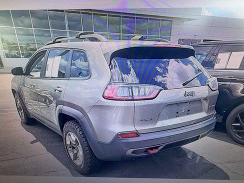 Used 2019 Jeep Cherokee Trailhawk w/ Cold Weather Group AWD/4WD image 4