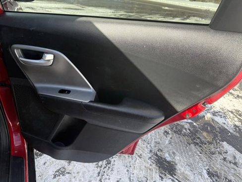 Used 2018 Kia Niro LX image 39