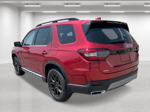New 2025 Honda Pilot Touring image 5