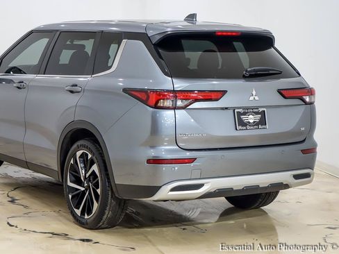 Used 2023 Mitsubishi Outlander SE AWD/4WD image 9