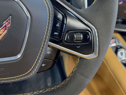 Used 2023 Chevrolet Corvette Stingray Premium Conv w/ 3LT image 17