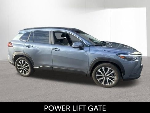 Used 2024 Toyota Corolla Cross XLE w/ Convenience Package AWD/4WD image 4