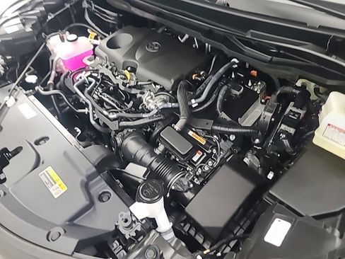 Used 2026 Toyota Sienna LE FWD image 39