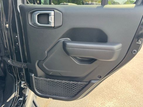 Used 2021 Jeep Wrangler Unlimited Rubicon image 27