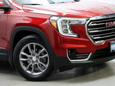 Certified 2024 GMC Terrain SLT w/ Tech Package image 3