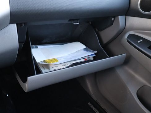 Used 2014 Toyota Tacoma PreRunner image 37