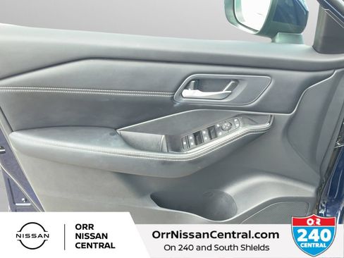Used 2025 Nissan Rogue SV w/ SV Premium Package FWD image 16