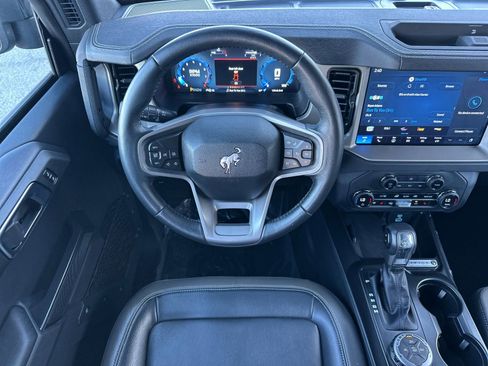Used 2025 Ford Bronco Outer Banks image 16