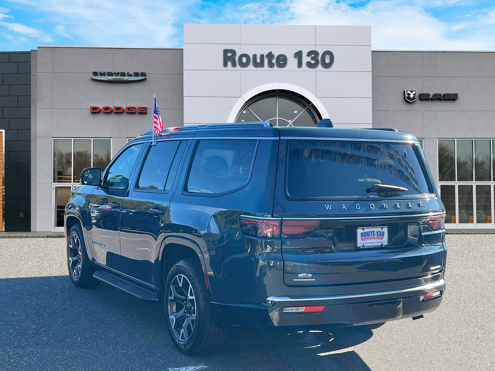 Used 2023 Jeep Wagoneer Series III w/ Convenience Group I AWD/4WD image 3