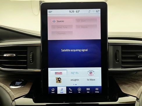 Used 2023 Ford Explorer Platinum w/ Technology Package image 28