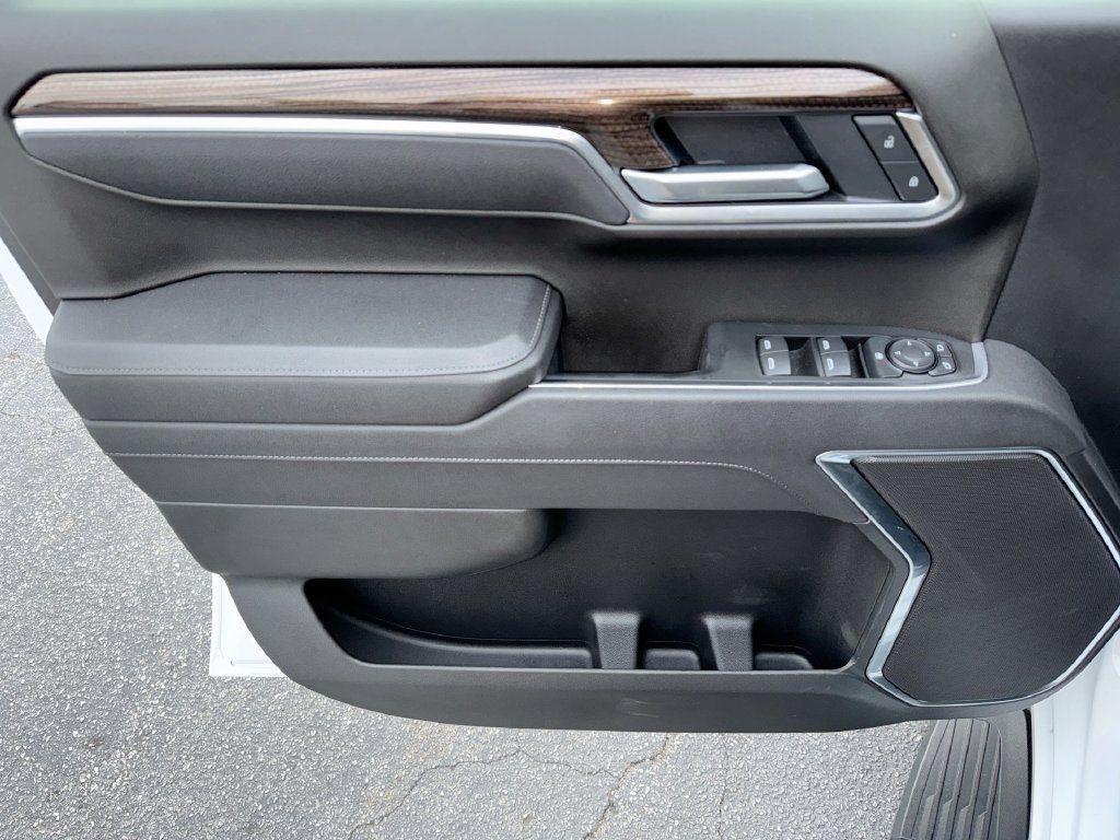 Used 2025 Chevrolet Silverado 1500 RST RWD image 15