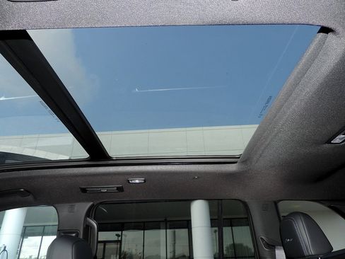 New 2025 Buick Enclave Avenir w/ Super Cruise Package image 10