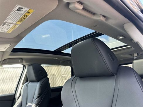 Used 2025 Acura MDX SH-AWD image 18