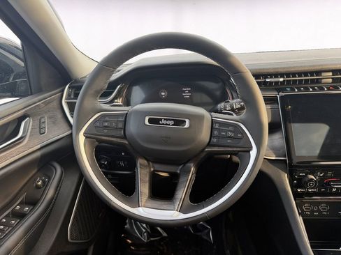 Used 2023 Jeep Grand Cherokee 4WD 4xe image 12