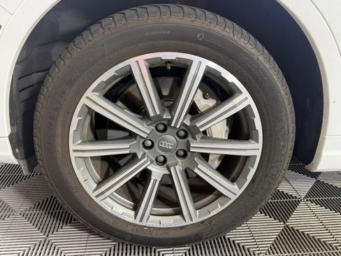 Used 2019 Audi Q7 3.0T Premium Plus w/ Premium Plus Package AWD/4WD image 11