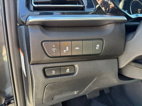 Used 2022 Kia Niro EX w/ Cold Weather Package image 17