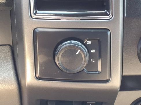 Used 2019 Ford F250 XLT w/ Snow Plow Prep Package AWD/4WD image 7