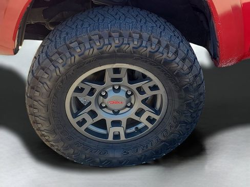 Used 2022 Toyota Tacoma SR5 image 40